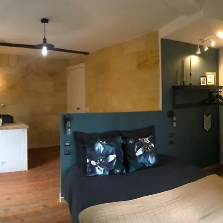 Apartment Jardin Public